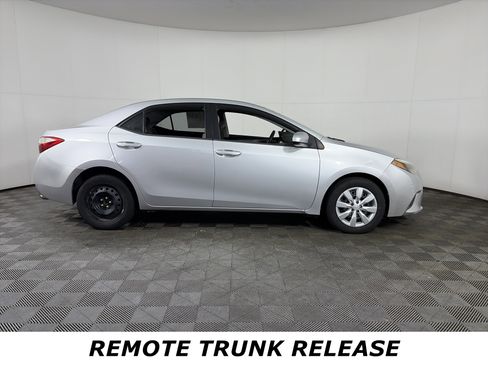 Used 2015 Toyota Corolla LE image 7