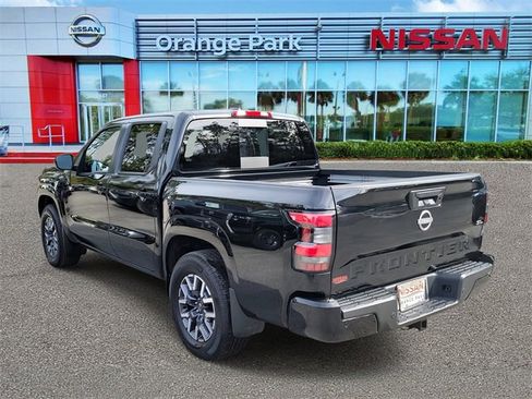 Used 2024 Nissan Frontier SL w/ Technology Package image 3