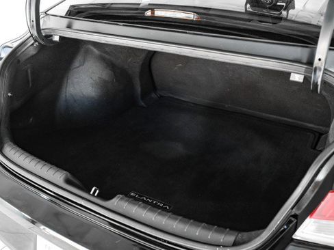 Used 2021 Hyundai Elantra SE w/ Cargo Package image 48