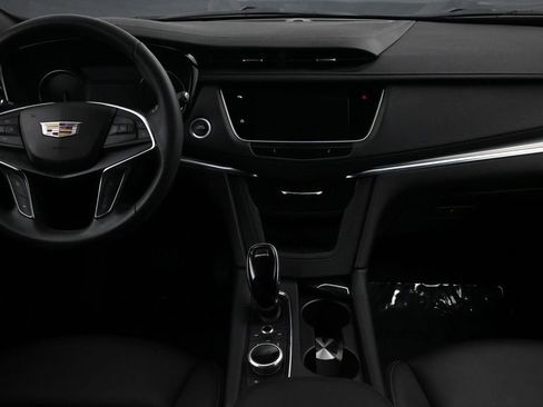 Certified 2024 Cadillac XT5 Luxury FWD image 4
