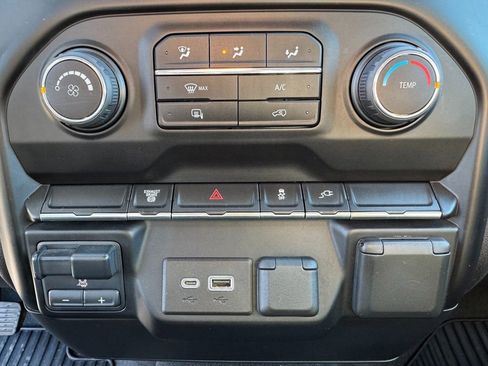 Used 2021 Chevrolet Silverado 3500 LT AWD/4WD image 37