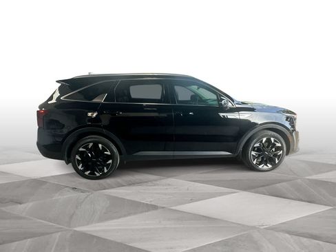 Used 2024 Kia Sorento EX w/ Panoramic Sunroof Package FWD image 9