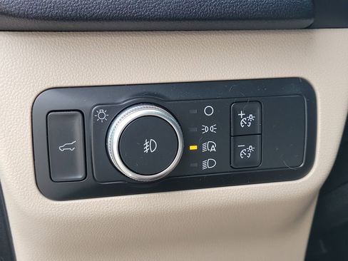 Used 2020 Ford Escape SEL FWD image 31