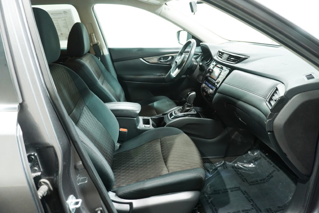 Used 2017 Nissan Rogue SV AWD/4WD image 11