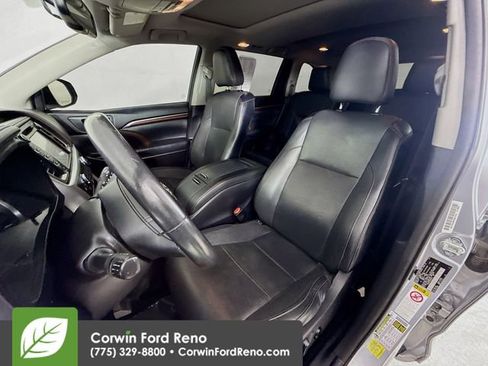 Used 2014 Toyota Highlander Limited image 22
