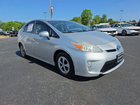 Used 2013 Toyota Prius Two FWD image 3