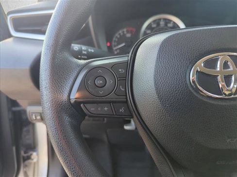 Used 2021 Toyota Corolla LE image 15