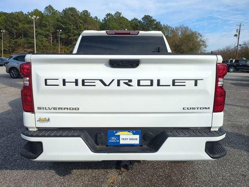 Used 2025 Chevrolet Silverado 1500 Custom image 5