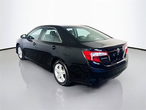 Used 2013 Toyota Camry SE image 5