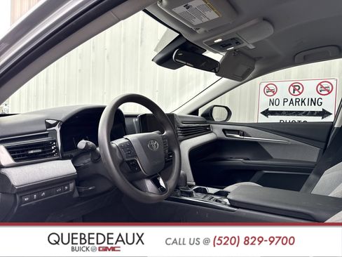 Used 2025 Toyota Camry LE image 14