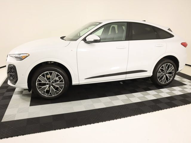 New 2026 Audi Q5 Premium Plus AWD/4WD image 2