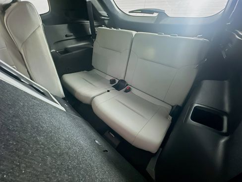 Used 2025 Mitsubishi Outlander SE image 35