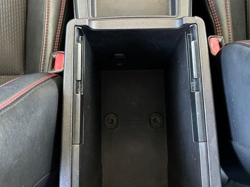Used 2016 Toyota Camry SE FWD image 17