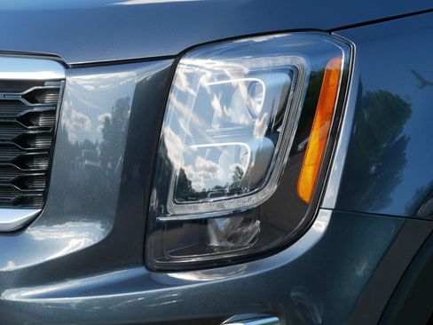 Certified 2022 Kia Telluride SX w/ SX Prestige Package AWD/4WD image 16