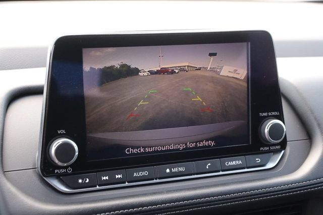 Used 2024 Nissan Rogue S FWD image 17