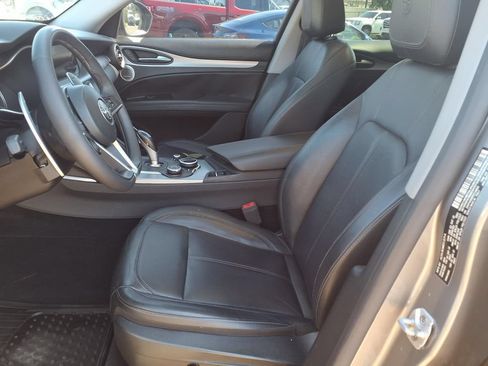 Used 2019 Alfa Romeo Stelvio Ti w/ TI Performance Package AWD/4WD image 27