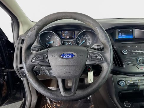 Used 2016 Ford Focus SE FWD image 12