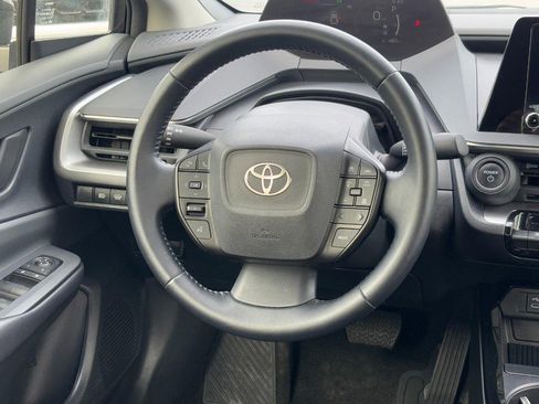 Used 2024 Toyota Prius LE image 12