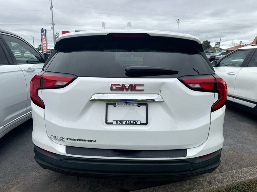 Used 2021 GMC Terrain SLE FWD image 8