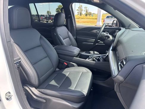 Used 2026 Chevrolet Traverse LT FWD image 10