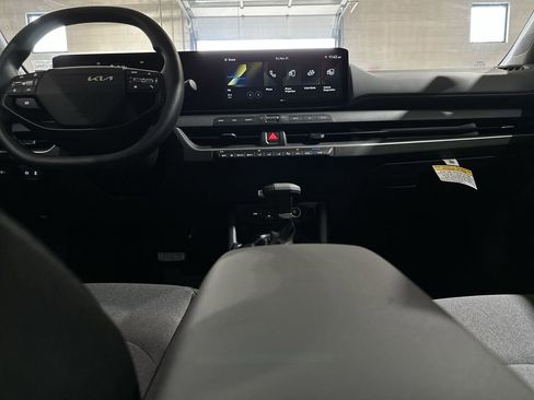 New 2025 Kia K4 LXS image 21