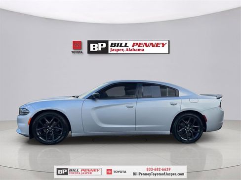 Used 2020 Dodge Charger SXT w/ Blacktop Package image 2