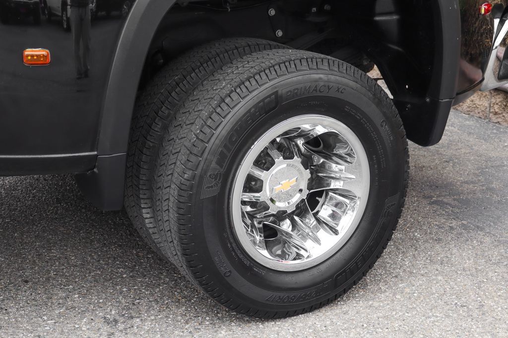 Used 2024 Chevrolet Silverado 3500 LTZ w/ LTZ Plus Package AWD/4WD image 54