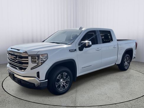 Used 2025 GMC Sierra 1500 SLT image 4