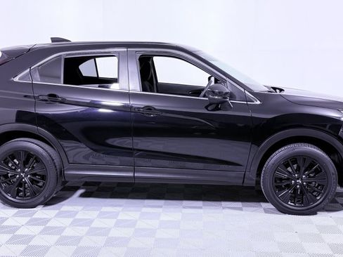 Used 2022 Mitsubishi Eclipse Cross LE image 2