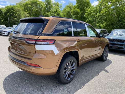 New 2026 Jeep Grand Cherokee Limited AWD/4WD image 3
