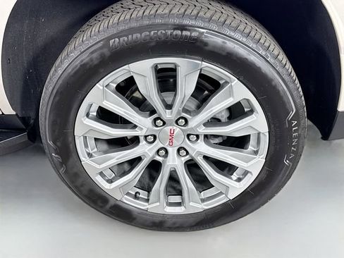 Used 2024 GMC Yukon Denali w/ Advanced Technology Package image 35