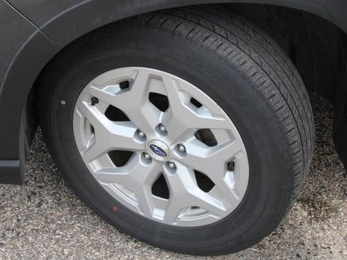 Used 2024 Subaru Forester AWD/4WD image 17