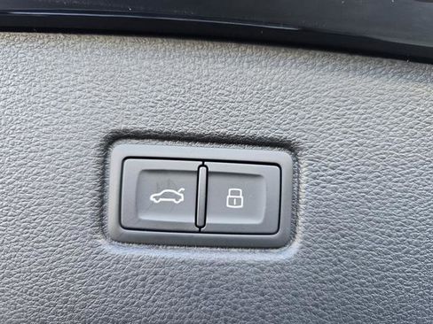 Used 2025 Audi Q7 3.0T Prestige w/ Prestige Package image 15