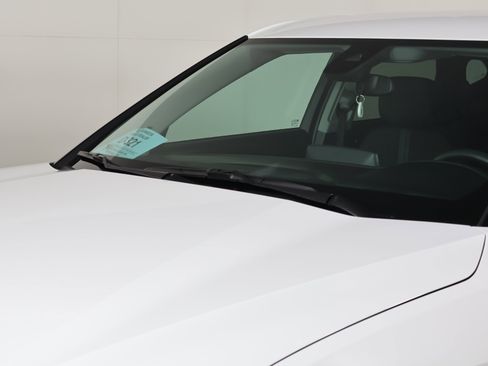 Used 2025 Chevrolet Blazer LT image 12