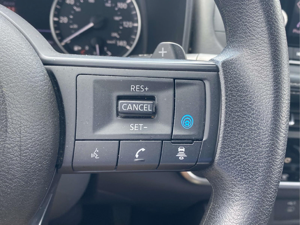 Used 2024 Nissan Rogue SV FWD image 23