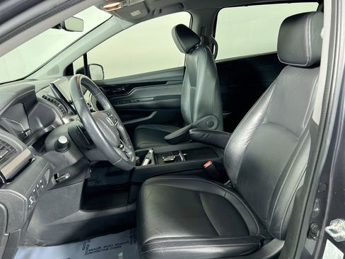 Used 2023 Honda Odyssey Touring image 12