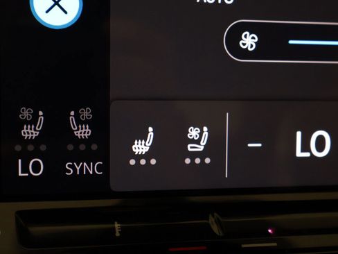 Used 2024 Volkswagen Atlas Cross Sport SE image 46