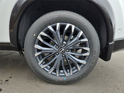 New 2026 Nissan Rogue Platinum w/ Tech Package AWD/4WD image 9