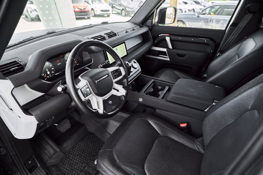 Used 2023 Land Rover Defender 110 X-Dynamic SE AWD/4WD image 2
