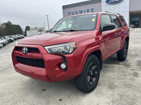 Used 2019 Toyota 4Runner SR5 image 3