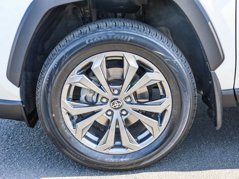 Used 2022 Toyota RAV4 XLE Premium AWD/4WD image 30