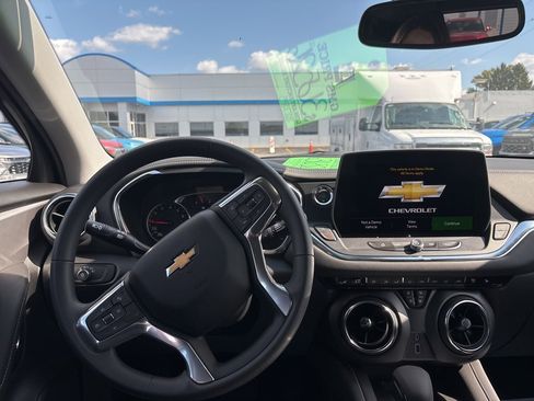 New 2025 Chevrolet Blazer LT w/ Convenience Package image 11