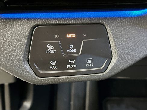 Used 2023 Volkswagen ID.4 Pro S AWD/4WD image 17