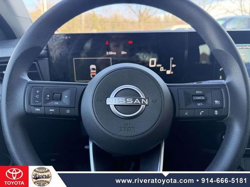 Used 2025 Nissan Kicks SV image 20