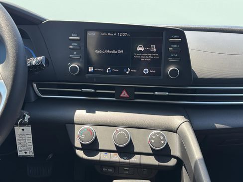New 2026 Hyundai Elantra SE FWD image 11