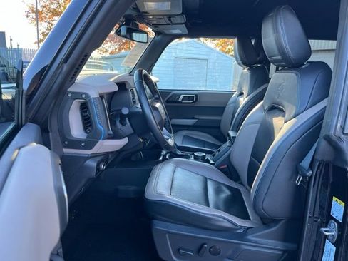 Used 2023 Ford Bronco Wildtrak image 14
