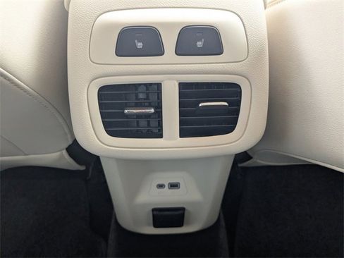 Used 2023 Buick Envision Avenir image 15