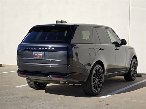 New 2026 Land Rover Range Rover SE image 3