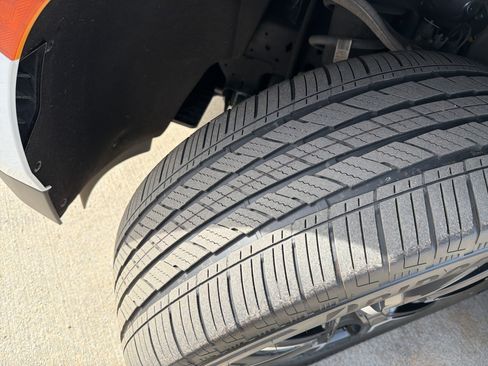 Used 2021 Chevrolet Tahoe RST w/ Luxury Package image 12