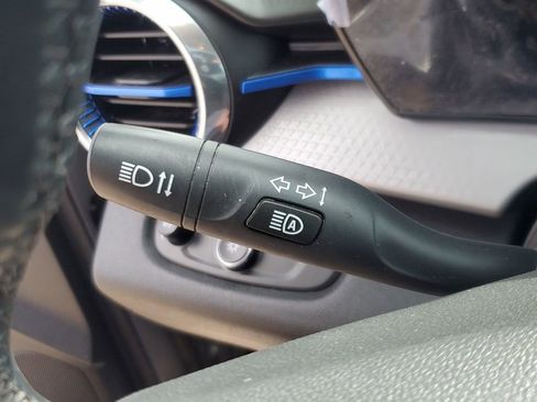 Used 2025 Chevrolet Trax LT w/ Driver Confidence Package image 29